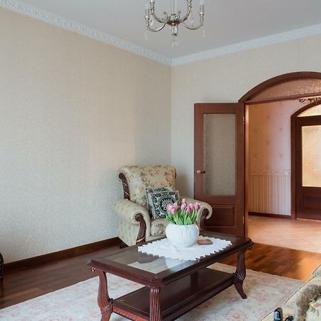 Classy Apartment In Good Neighbourhood Riga Exterior photo